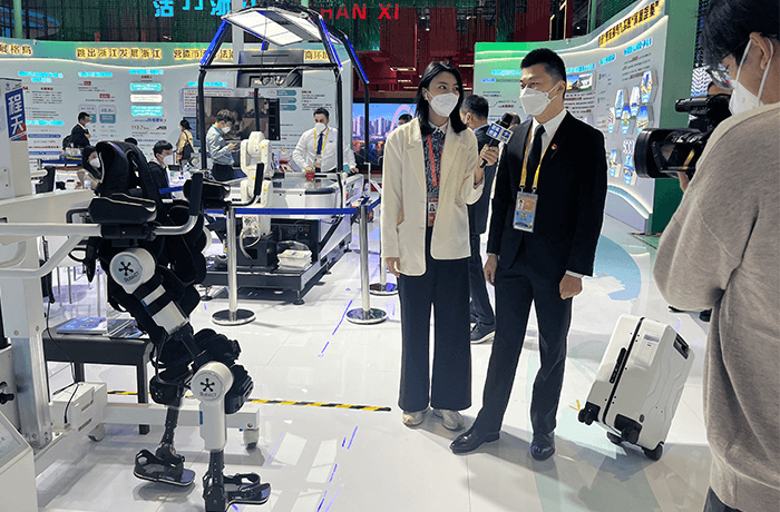 會展 | 程天康復外骨骼亮相進博會，展「中國這十年」對外開放成就