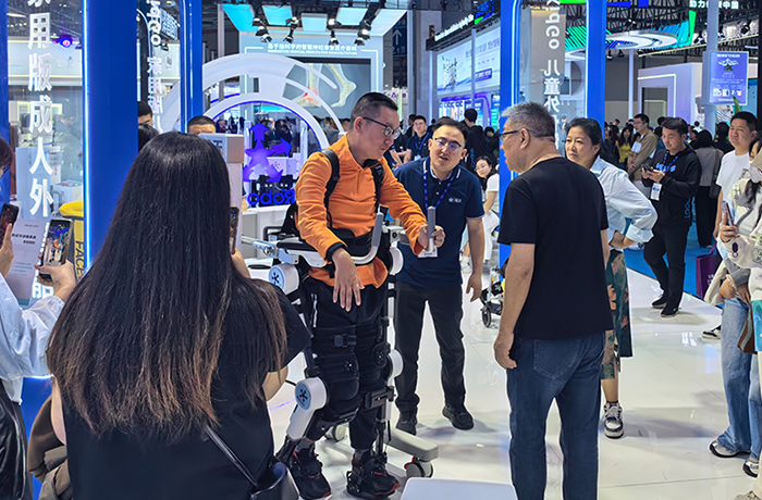 程天科技攜眾系列外骨骼產(chǎn)品亮相2025CMEF，共繪智慧醫(yī)療新未來(lái)