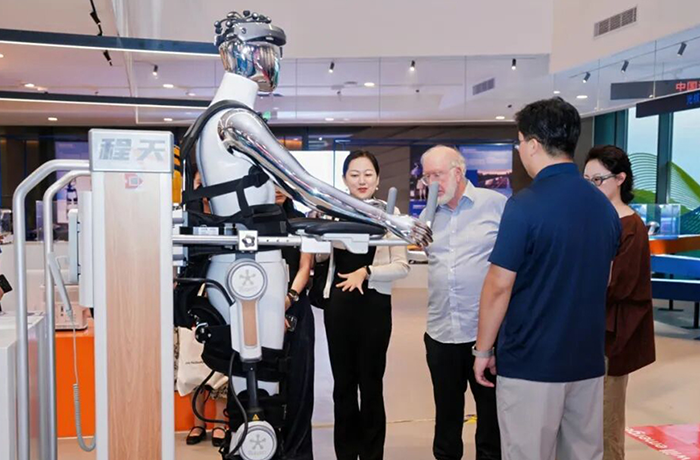 伴隨凱文·凱利到訪DIA，程天科技以外骨骼呈現(xiàn)“中國智造”新敘事